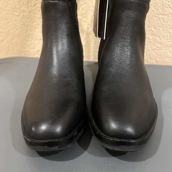 Vince Camuto Jorshie2 Wide Calf Tall Black Leather Boots Size 7M (EU 37.5) - Picture 9 of 15